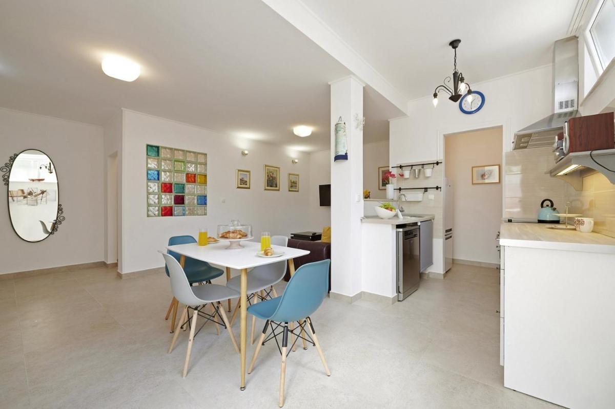 Smuketa In Trogir Haus Fuer 4 Personen Vila Exterior foto