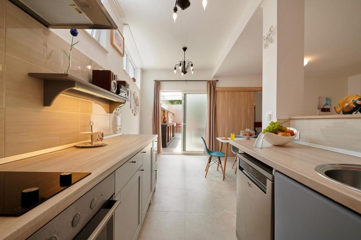 Smuketa In Trogir Haus Fuer 4 Personen Vila Exterior foto