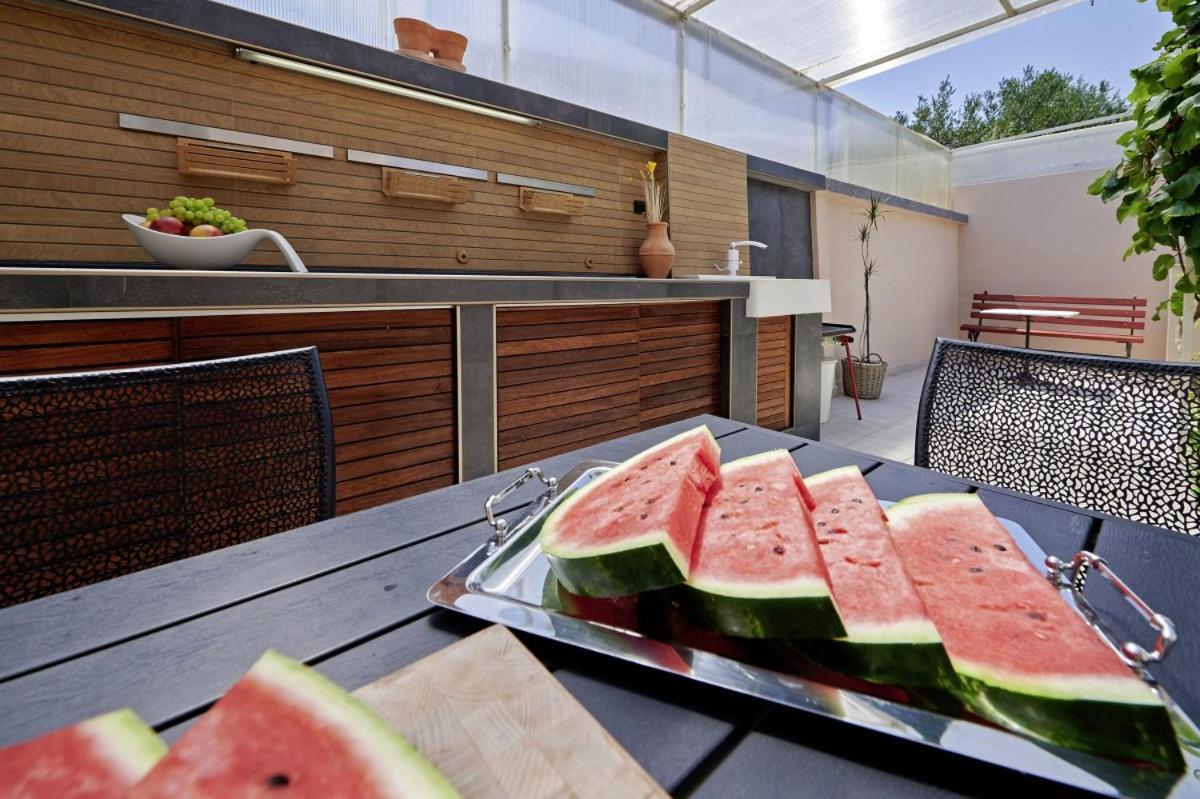 Smuketa In Trogir Haus Fuer 4 Personen Vila Exterior foto