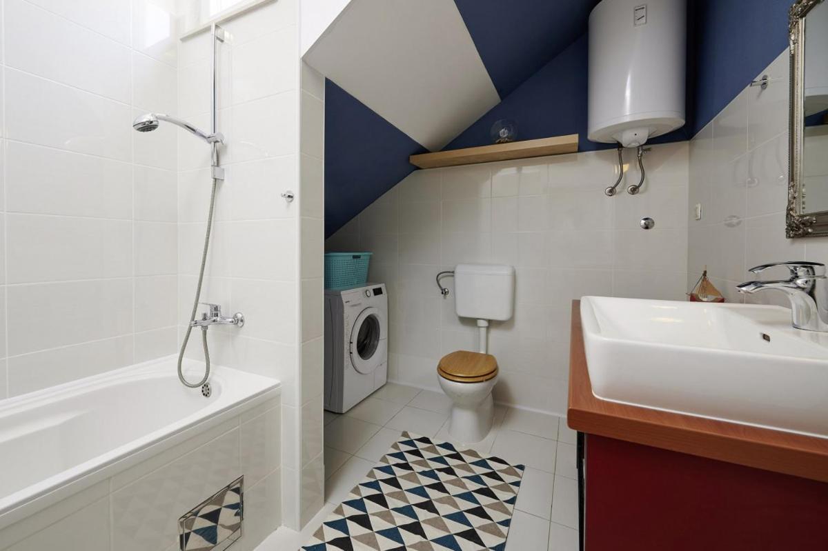 Smuketa In Trogir Haus Fuer 4 Personen Vila Exterior foto